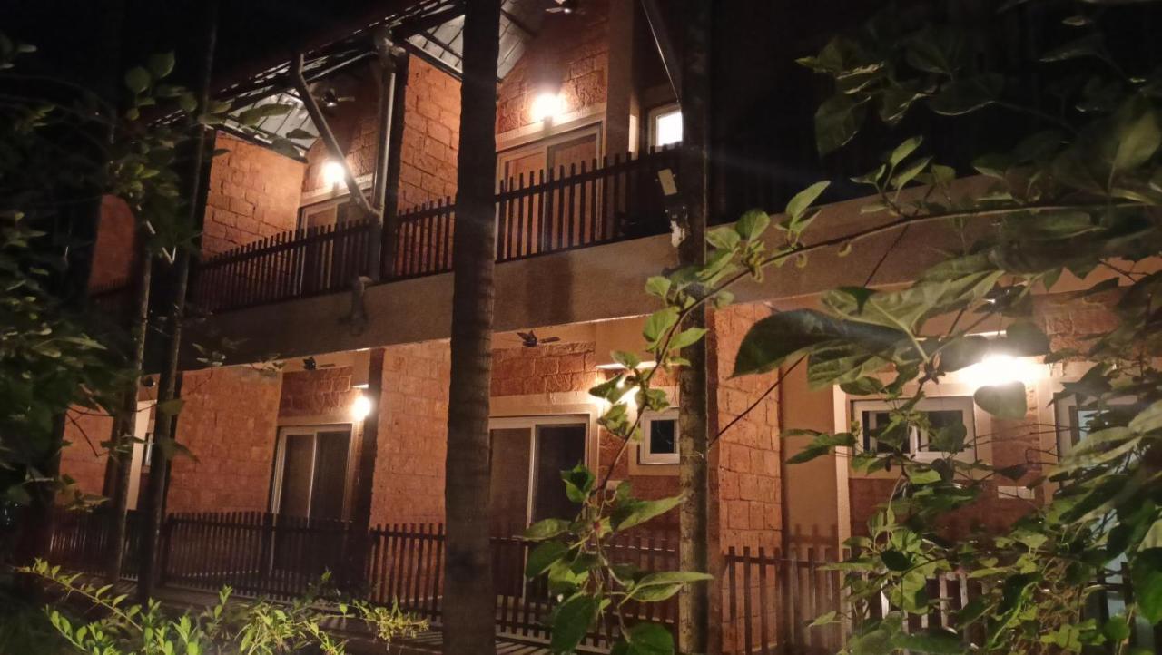 Hotel Ombodhi Retreat Kumta Exterior foto