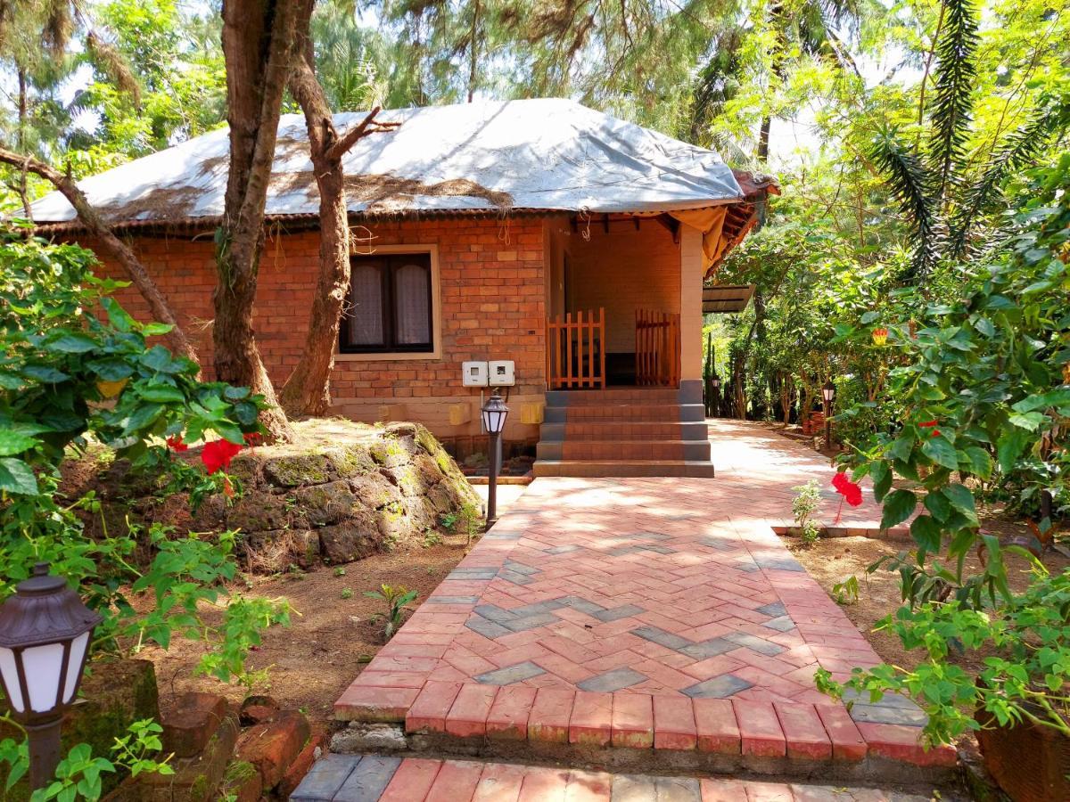 Hotel Ombodhi Retreat Kumta Exterior foto