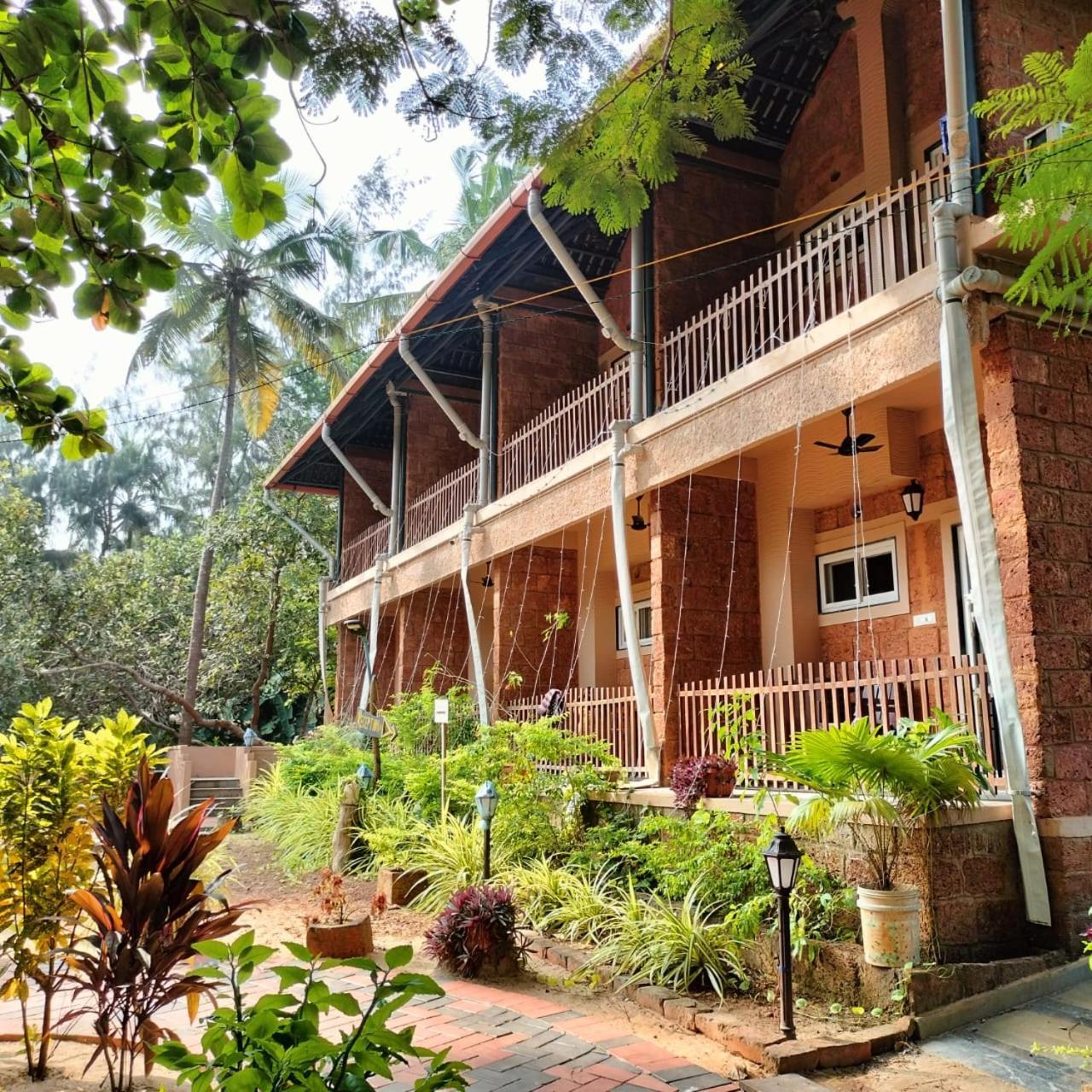 Hotel Ombodhi Retreat Kumta Exterior foto